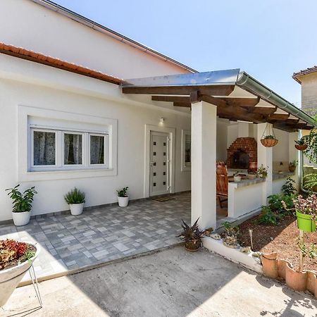 Apartment Yula 扎达尔 外观 照片