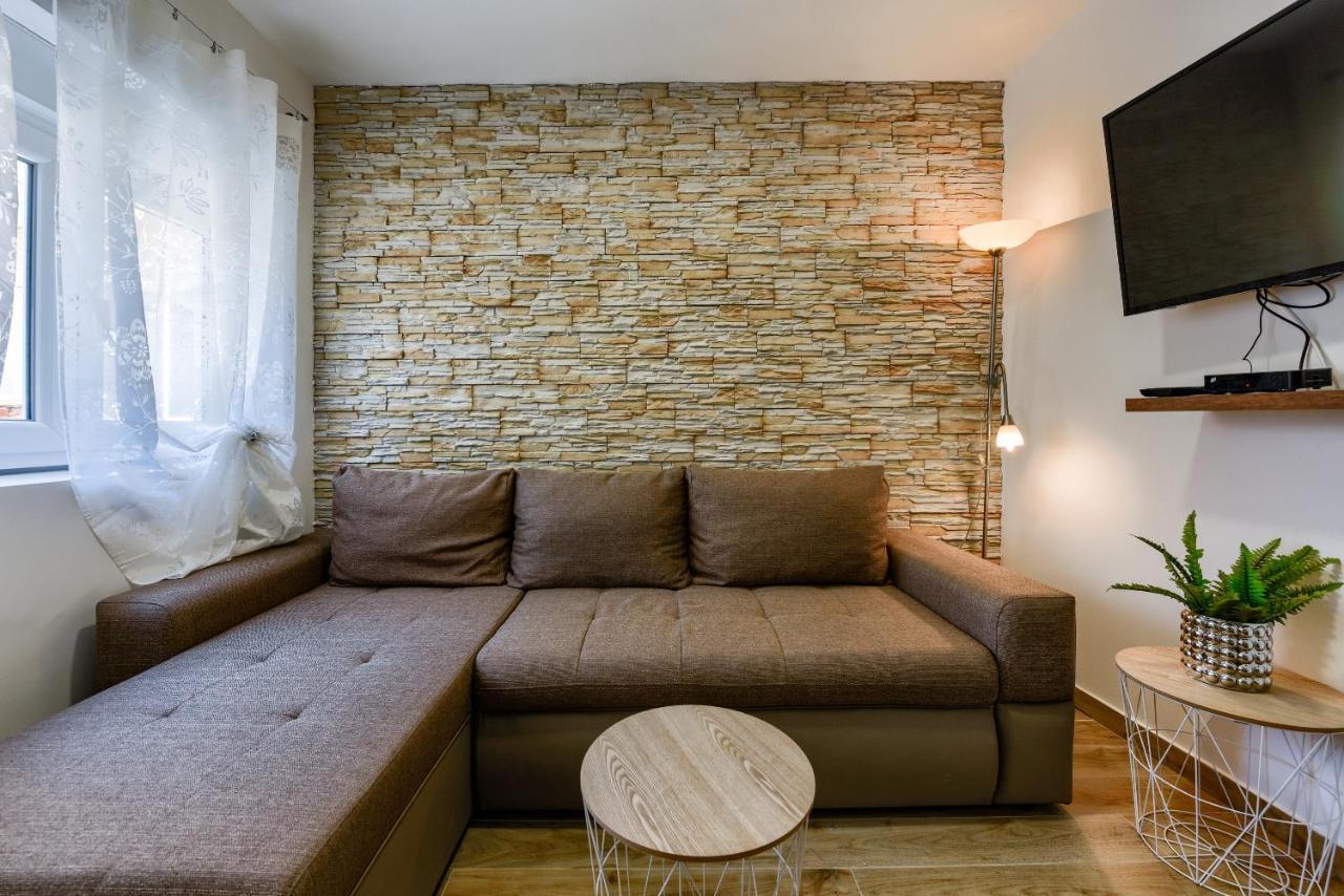 Apartment Yula 扎达尔 外观 照片