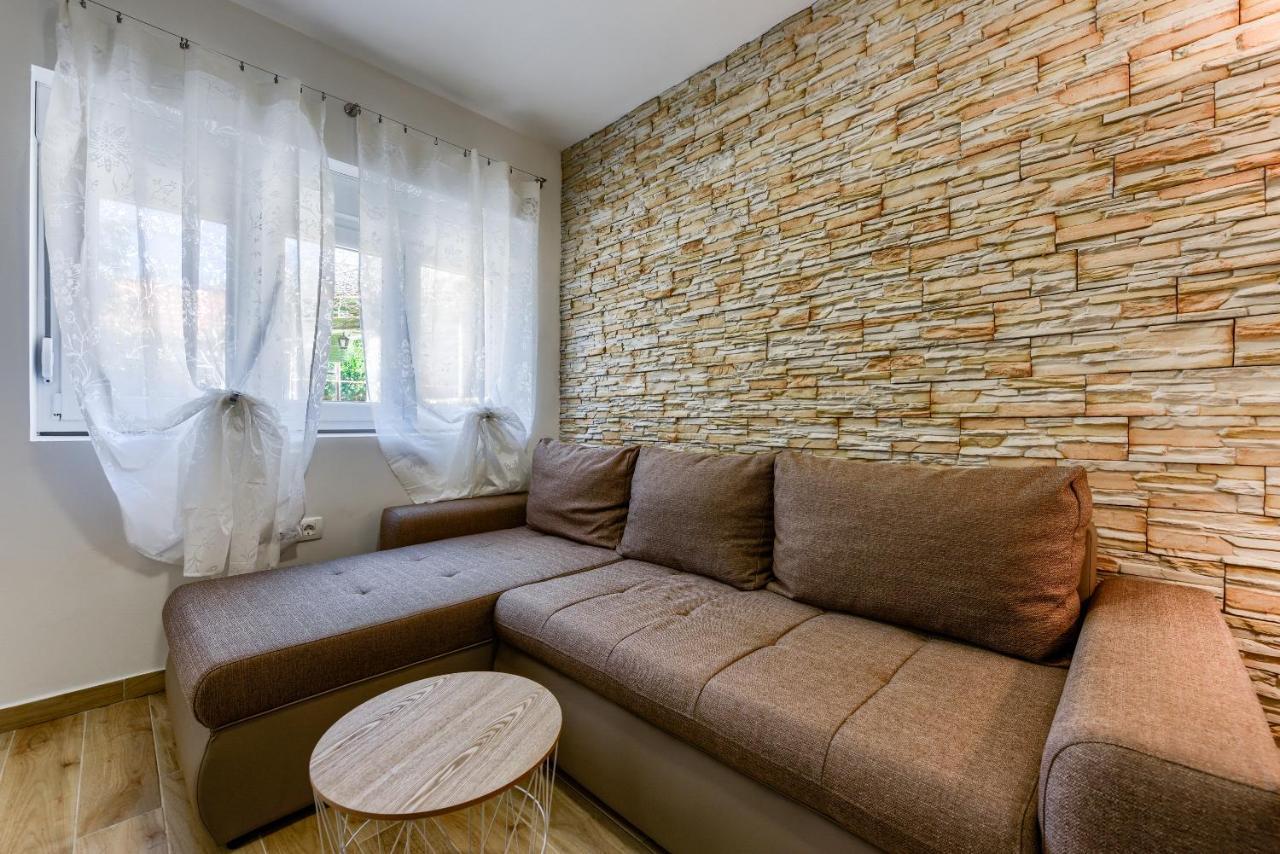 Apartment Yula 扎达尔 外观 照片