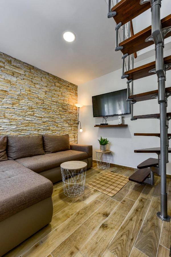Apartment Yula 扎达尔 外观 照片