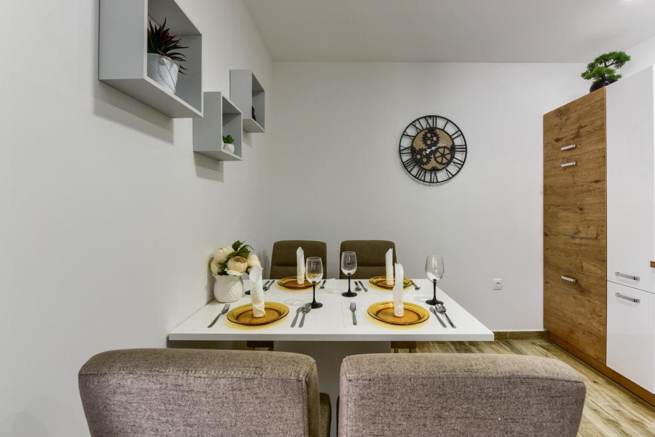 Apartment Yula 扎达尔 外观 照片