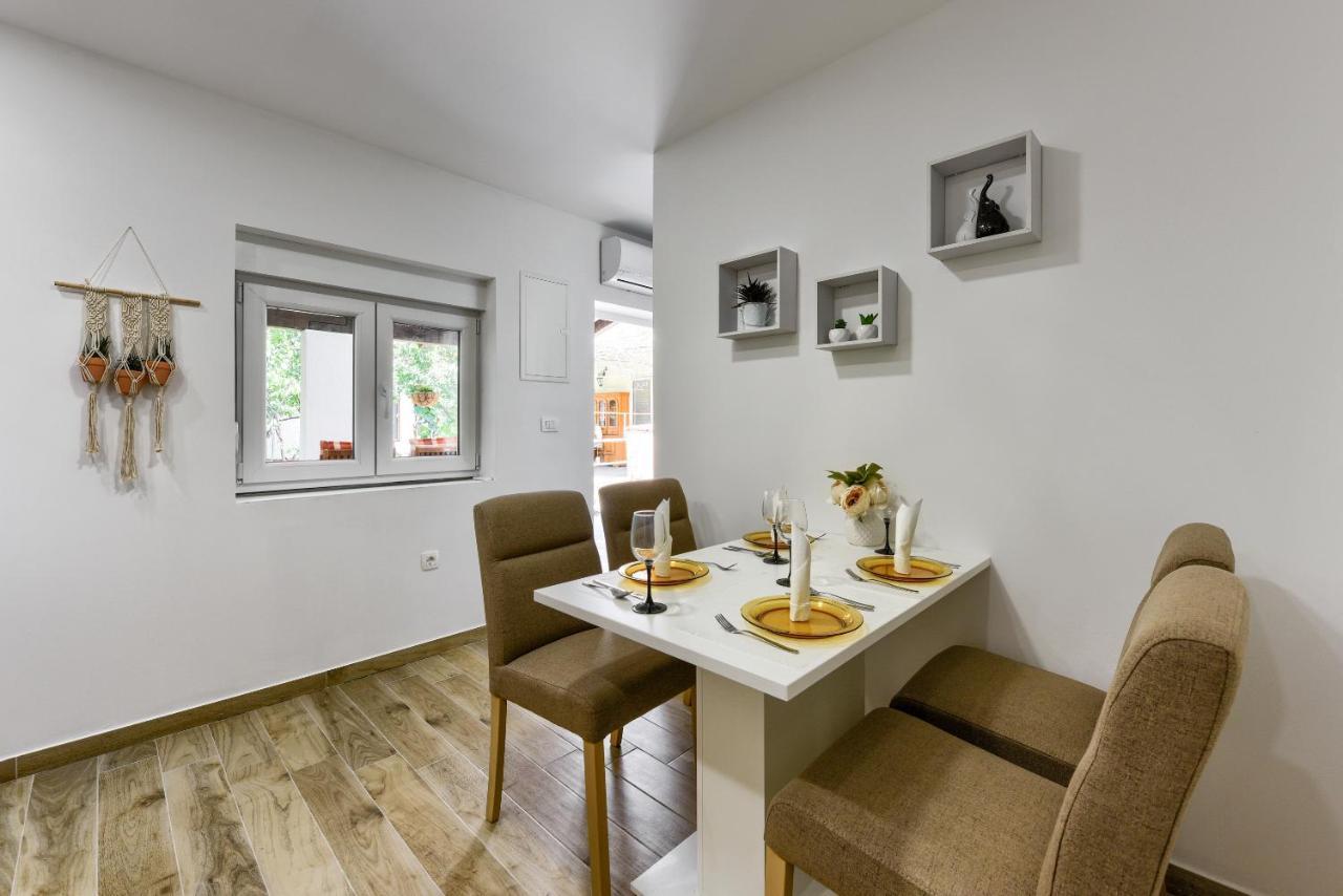 Apartment Yula 扎达尔 外观 照片