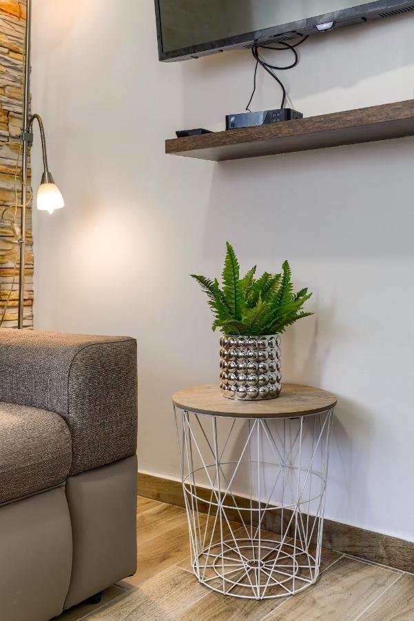 Apartment Yula 扎达尔 外观 照片