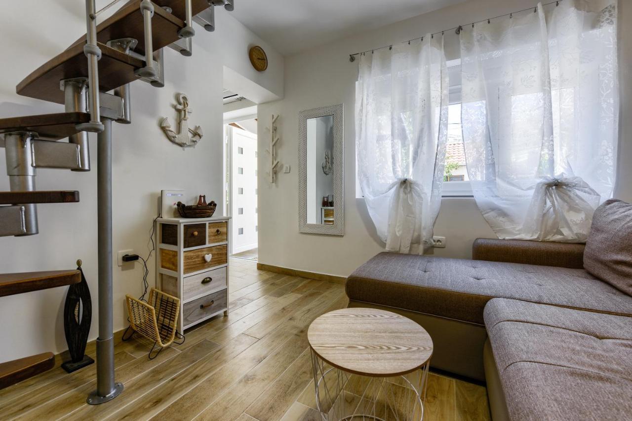 Apartment Yula 扎达尔 外观 照片